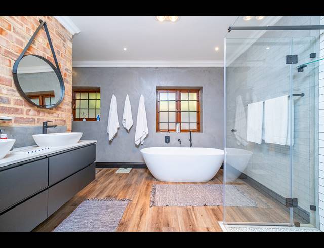 5 BEDROOM FREEHOLD FOR SALE IN NORTHCLIFF